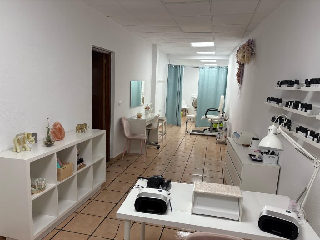 Interior del salón de belleza Nuria Robles en Calasparra